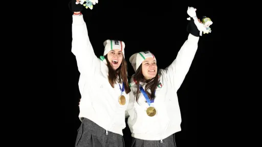 Coppia d'oro dello slittino femminile