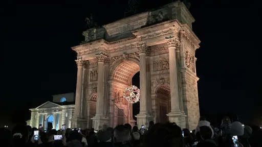 Braciere Olimpico di notte