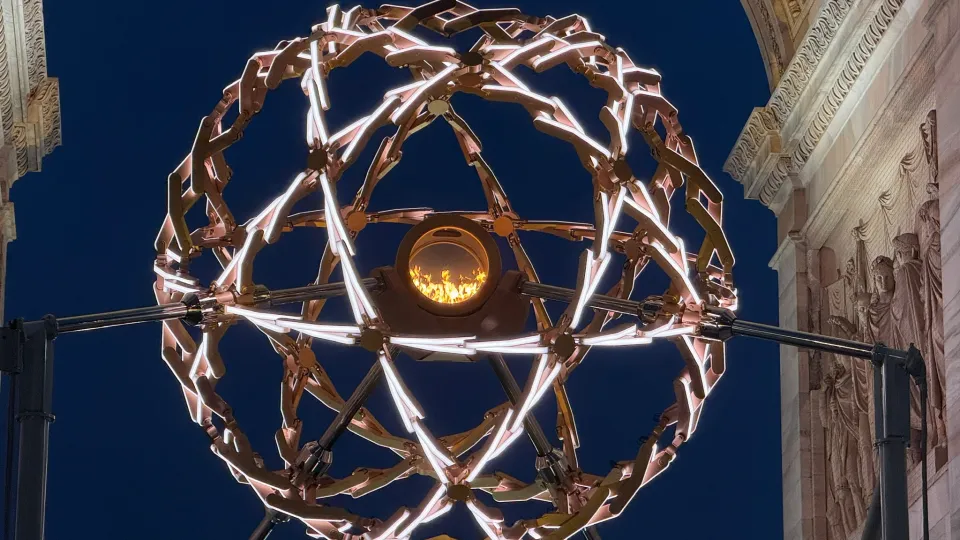 Particolare del braciere olimpico